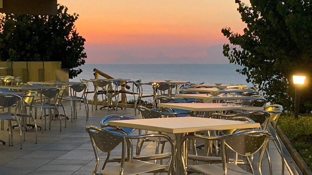 Albergo Capo Est Gabicce Mare Buitenkant foto