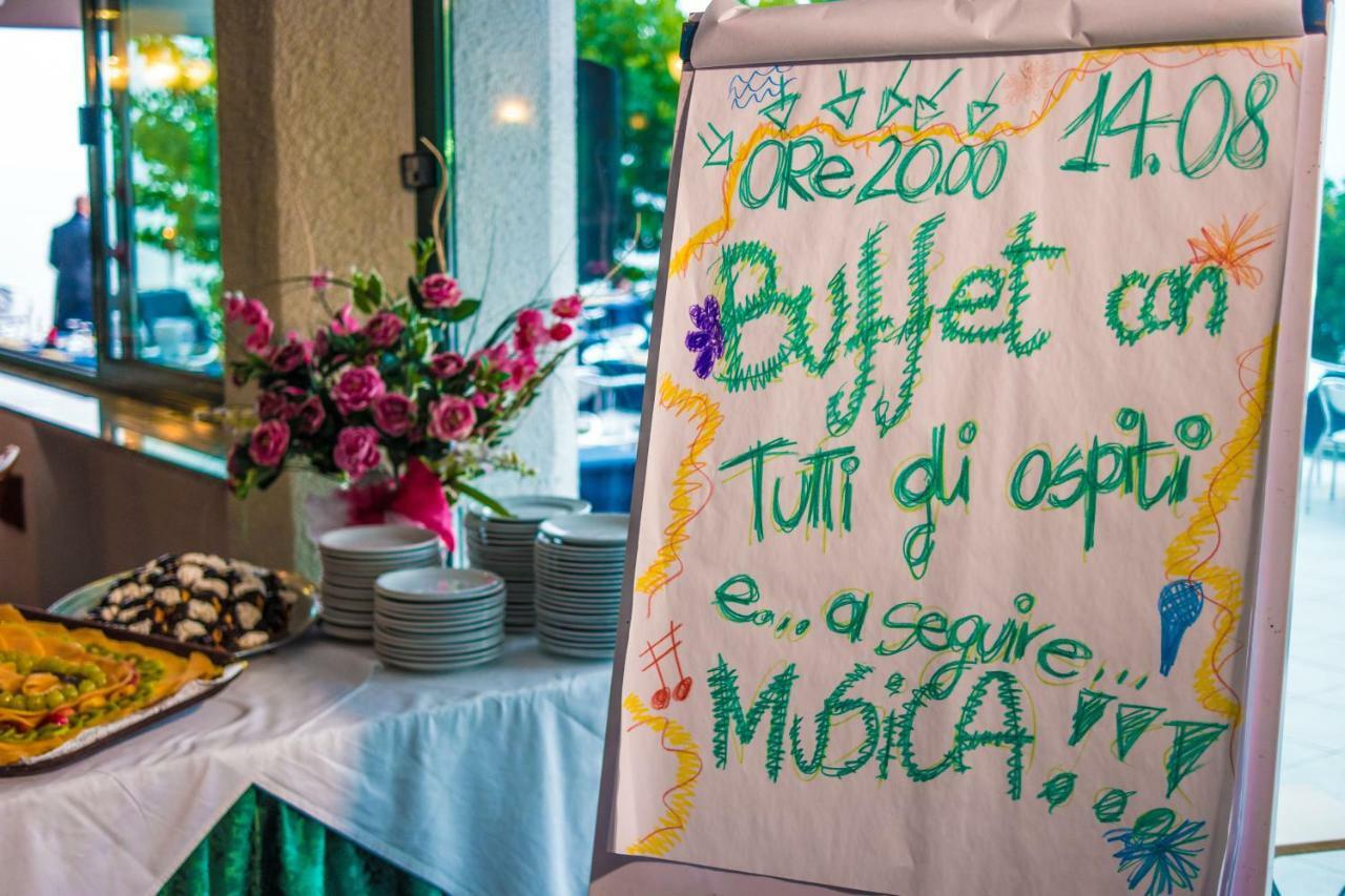 Albergo Capo Est Gabicce Mare Buitenkant foto