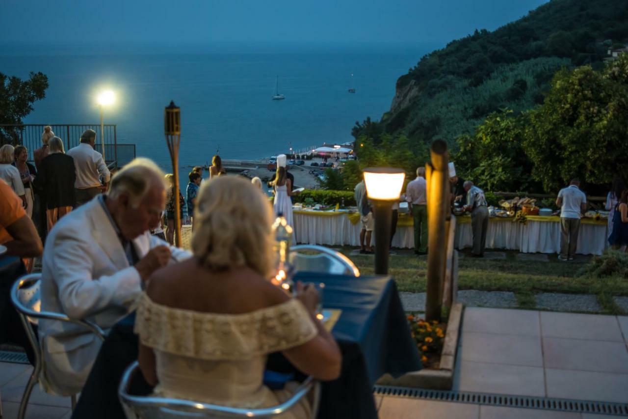 Albergo Capo Est Gabicce Mare Buitenkant foto