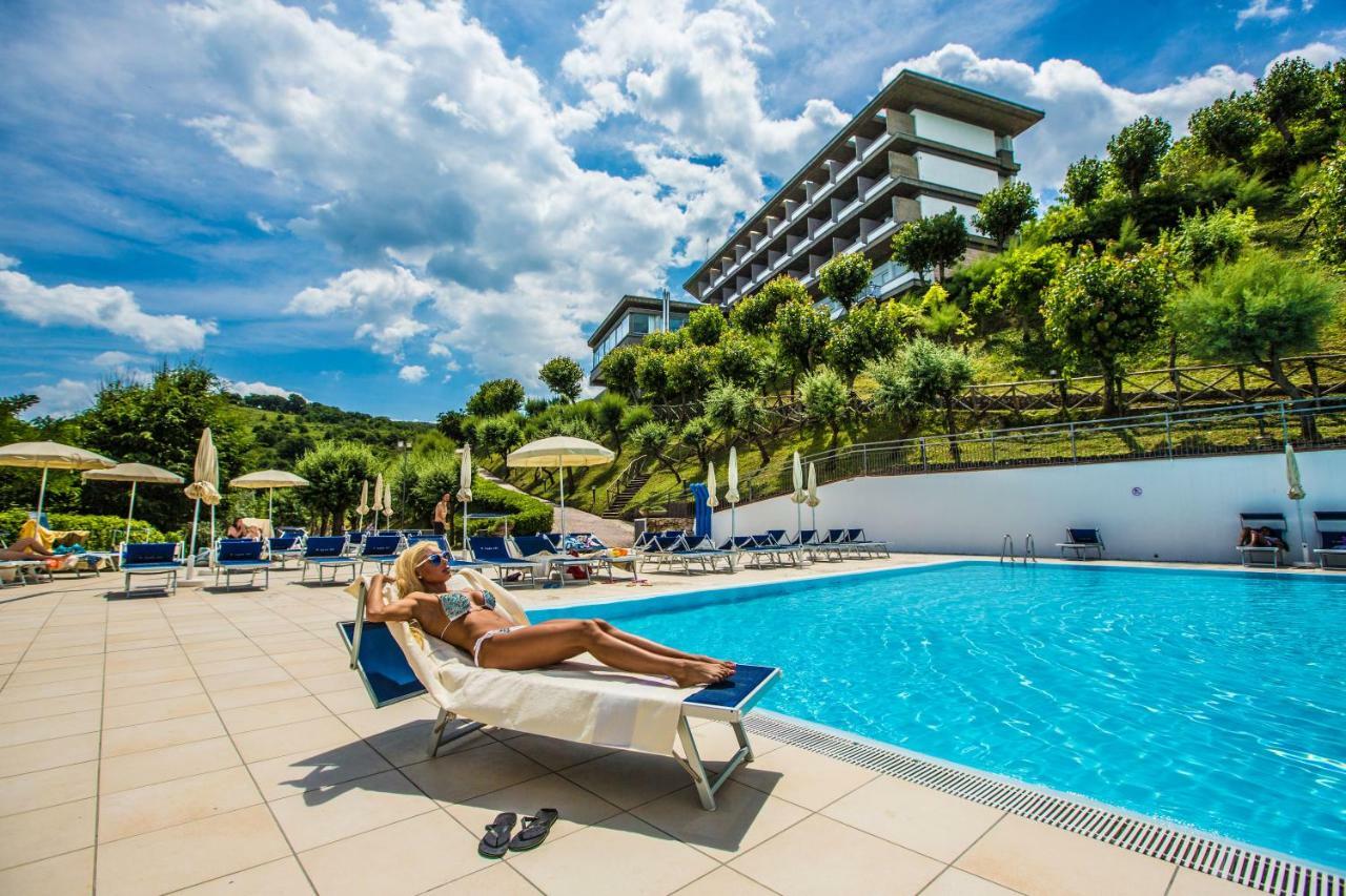 Albergo Capo Est Gabicce Mare Buitenkant foto