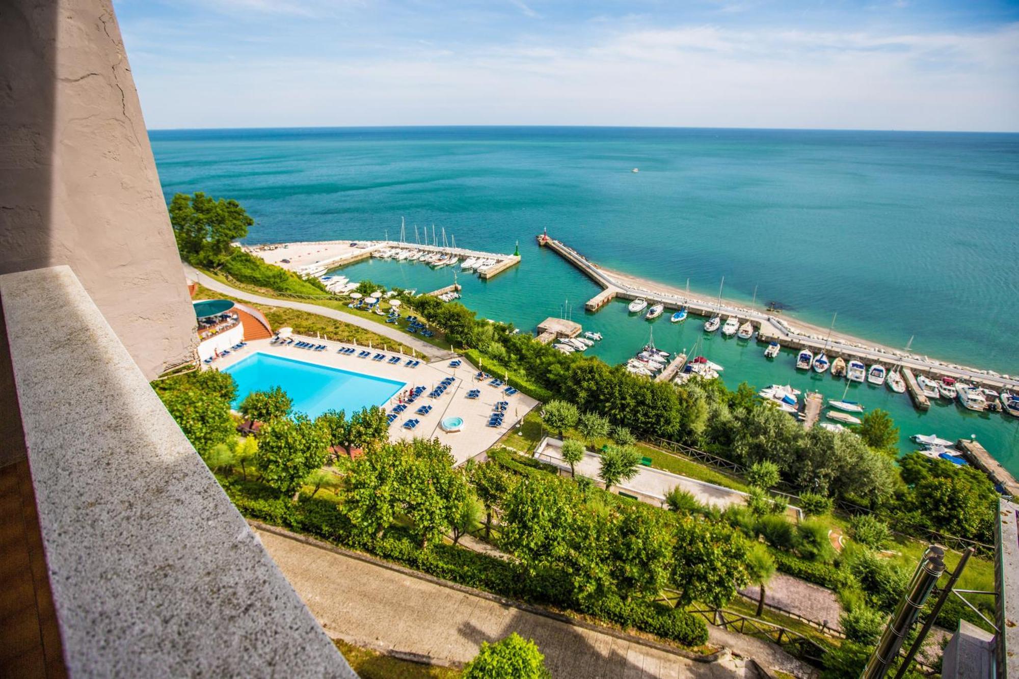 Albergo Capo Est Gabicce Mare Buitenkant foto
