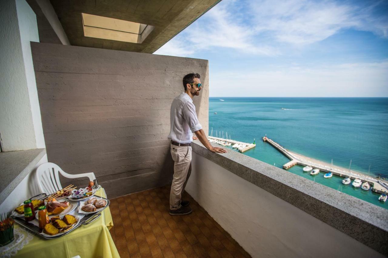Albergo Capo Est Gabicce Mare Buitenkant foto